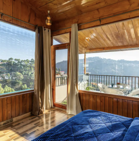 Scenic 3 BR Villa near Kasauli with WiFi, Cook, TV, etc